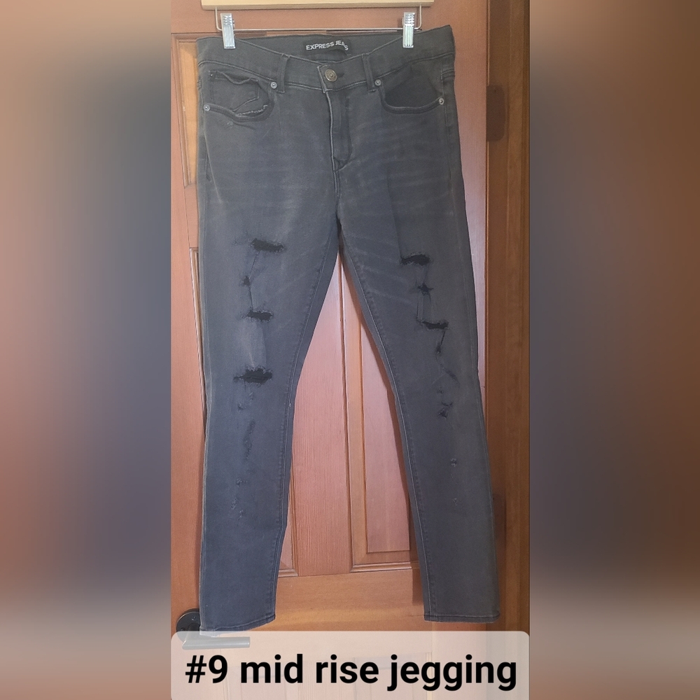 Distressed Faded Express Skinny jeans Sz 10 Mid rise